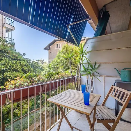 Into The Blue Seaside Flat *