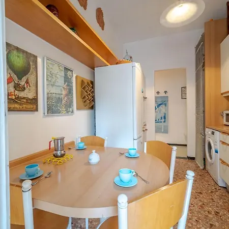 Into The Blue Seaside Flat