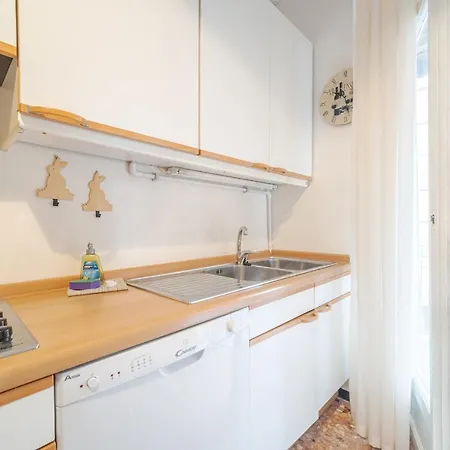 Apartment Into The Blue Seaside Flat