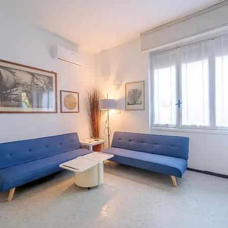 Into The Blue Seaside Flat Apartment *