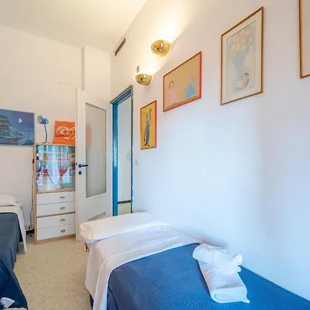 Into The Blue Seaside Flat *