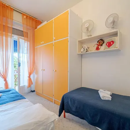 Into The Blue Seaside Flat Apartment *